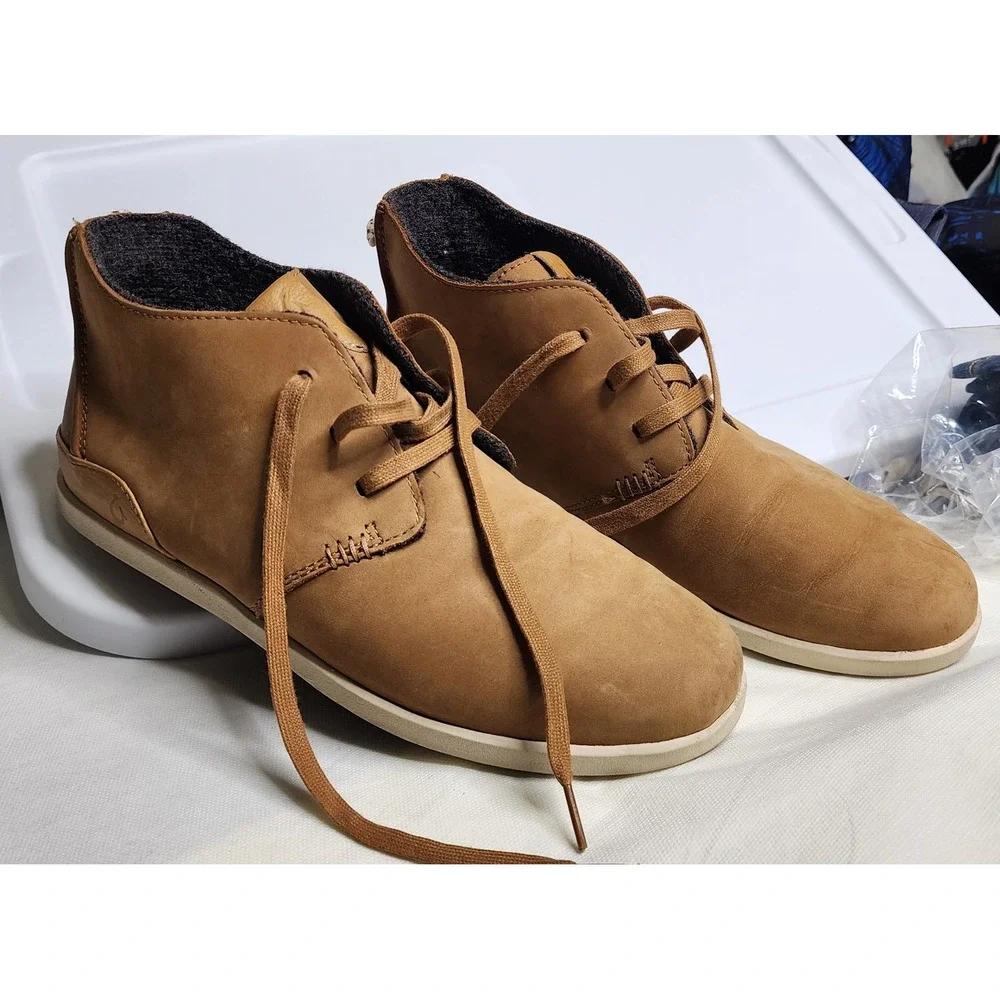 OluKai Men's 10.5 Brown Suede Chukka Boots Ankle Boots Lace Up Casual Shoes Fall